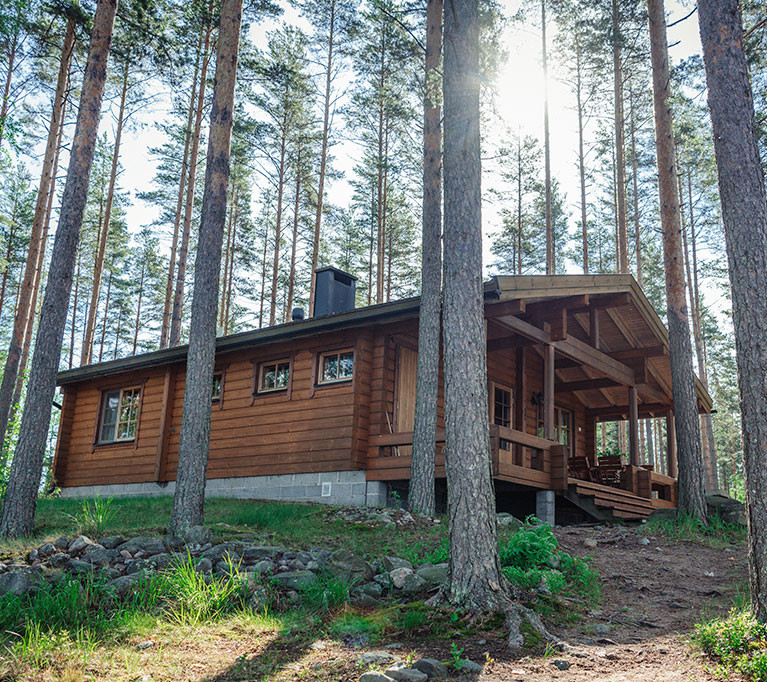 Laadukkaat vuokramökit Saimaalla järven rannalla | Loma-Väkkärä