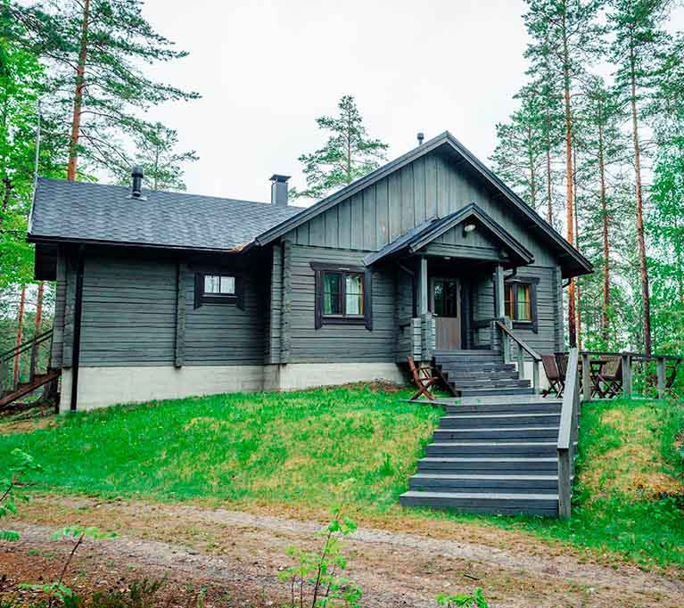 Loma-Väkkärän vuokramökki Nuottakallio sijaitsee Mikkelin Ristiinassa Saimaan rannalla